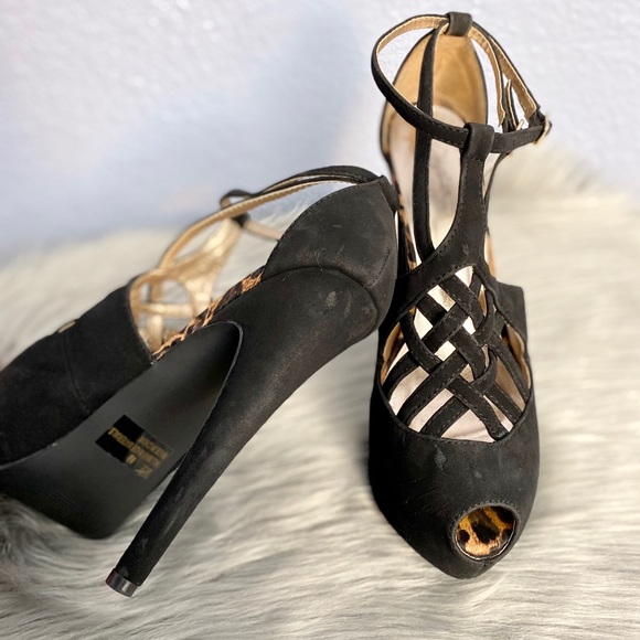 Qupid Black Heels - Picture 7 of 8